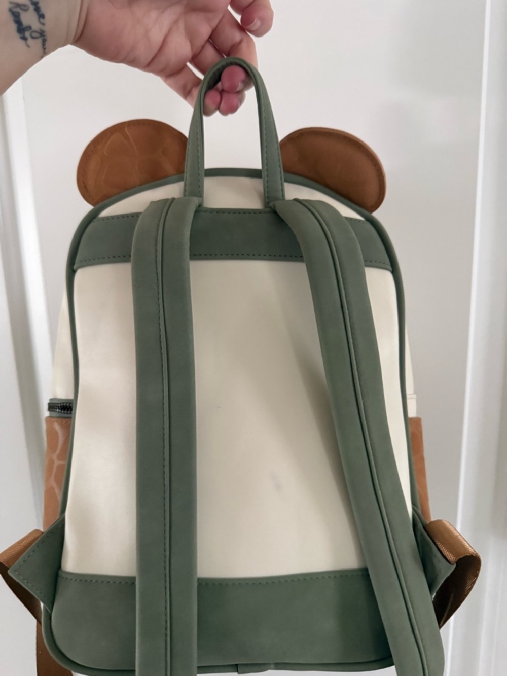 Loungefly Cream and Olive Green Minnie Mouse Giraffe Daisy Bow Mini Backpack - Picture 4 of 4